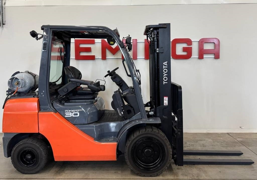 Toyota 10949 06-8FG30F - Carrello elevatore a gas: foto 2 Toyota 10949 06-8FG30F - Carrello elevatore a gas: foto 2