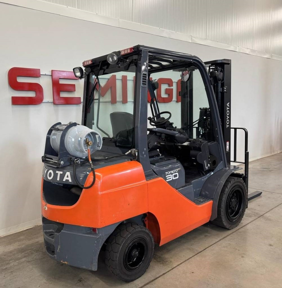 Toyota 10949 06-8FG30F - Carrello elevatore a gas: foto 3 Toyota 10949 06-8FG30F - Carrello elevatore a gas: foto 3