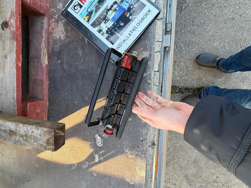 Hiab 112 RADIO REMOTE - Gru per autocarro per Camion: foto 3 Hiab 112 RADIO REMOTE - Gru per autocarro per Camion: foto 3