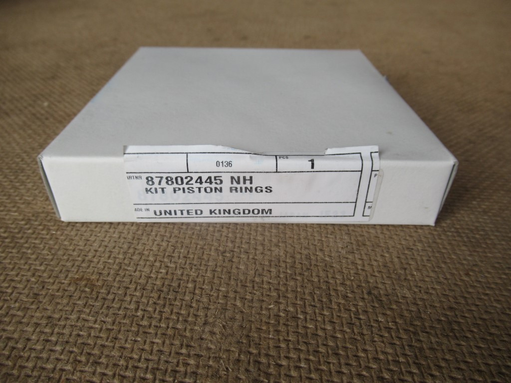 CNH 87802445 - - Pistoni/ Anelli/ Boccole per Macchina da cantiere: foto 2 CNH 87802445 - - Pistoni/ Anelli/ Boccole per Macchina da cantiere: foto 2