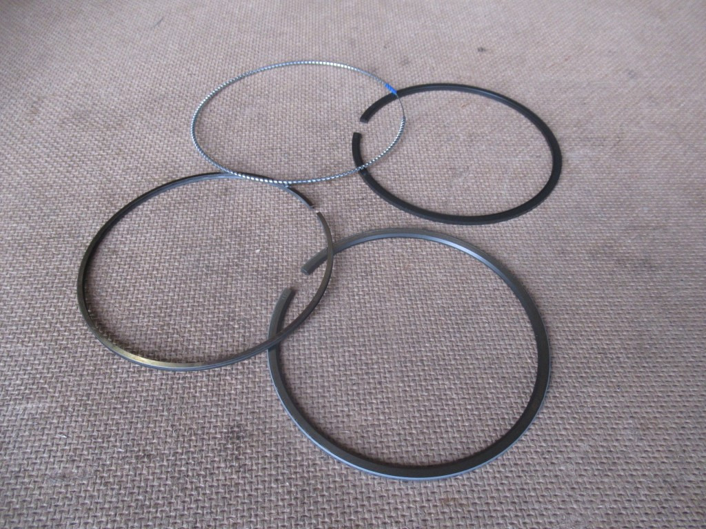 CNH 87802445 - - Pistoni/ Anelli/ Boccole per Macchina da cantiere: foto 1 CNH 87802445 - - Pistoni/ Anelli/ Boccole per Macchina da cantiere: foto 1