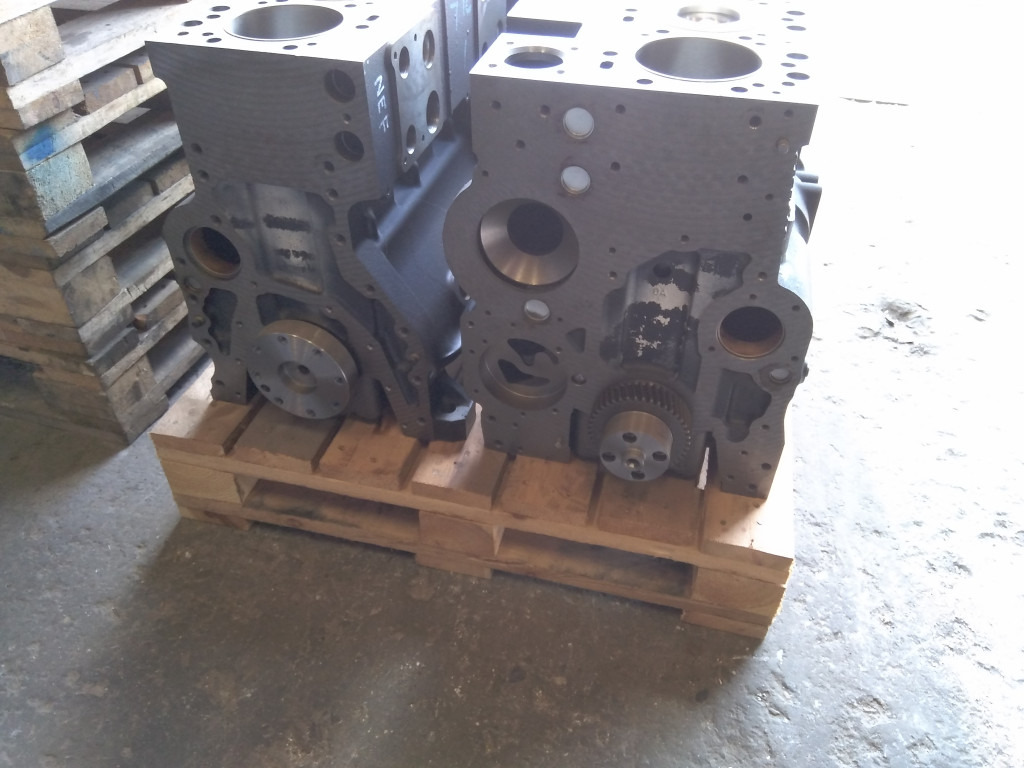 Case J991308 - 429461A1 - Blocco cilindri per Macchina da cantiere: foto 2 Case J991308 - 429461A1 - Blocco cilindri per Macchina da cantiere: foto 2
