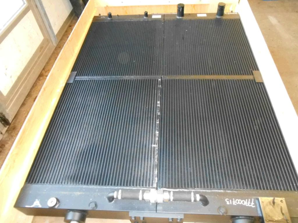 Caterpillar 2762949 - 1459354 - Radiatore per Macchina da cantiere: foto 1 Caterpillar 2762949 - 1459354 - Radiatore per Macchina da cantiere: foto 1