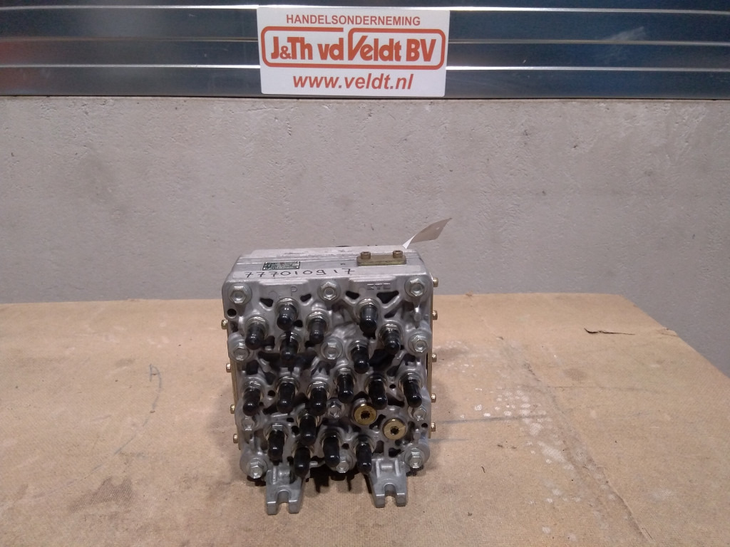 Hitachi 4718275 - 4661021 - Valvola: foto 1 Hitachi 4718275 - 4661021 - Valvola: foto 1