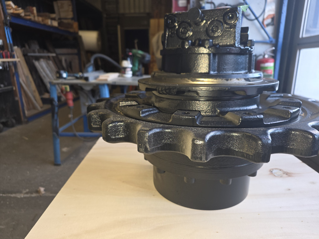 Hitachi YD60000921 - YD00011952 - Motore di traslazione per Macchina da cantiere: foto 3 Hitachi YD60000921 - YD00011952 - Motore di traslazione per Macchina da cantiere: foto 3