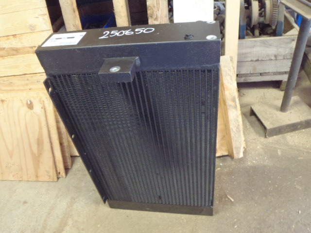 New Holland 6914295 - Radiatore olio per Macchina da cantiere: foto 1 New Holland 6914295 - Radiatore olio per Macchina da cantiere: foto 1