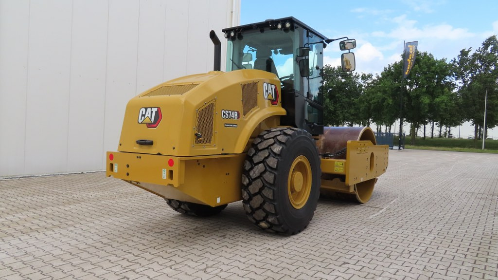 Caterpillar CS 74 B - Rullo compattatore/ Rullo compressore: foto 2 Caterpillar CS 74 B - Rullo compattatore/ Rullo compressore: foto 2