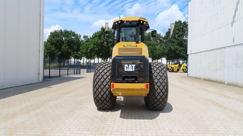 Caterpillar CS10GC - Rullo compattatore/ Rullo compressore: foto 3 Caterpillar CS10GC - Rullo compattatore/ Rullo compressore: foto 3