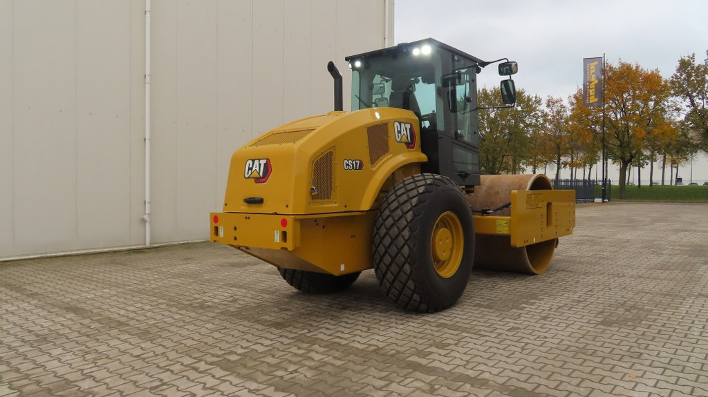 Caterpillar CS17 - Rullo compattatore/ Rullo compressore: foto 2 Caterpillar CS17 - Rullo compattatore/ Rullo compressore: foto 2