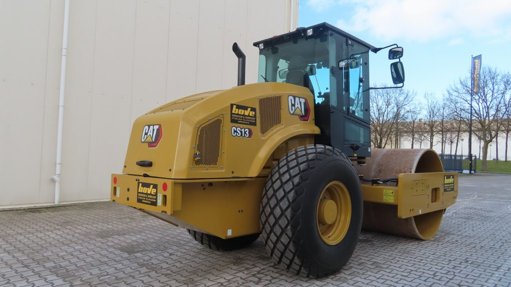 Caterpillar CS66B - Rullo compattatore/ Rullo compressore: foto 2 Caterpillar CS66B - Rullo compattatore/ Rullo compressore: foto 2