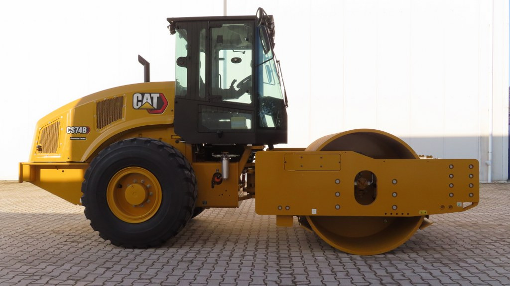 Caterpillar CS74B - Rullo compattatore/ Rullo compressore: foto 1 Caterpillar CS74B - Rullo compattatore/ Rullo compressore: foto 1