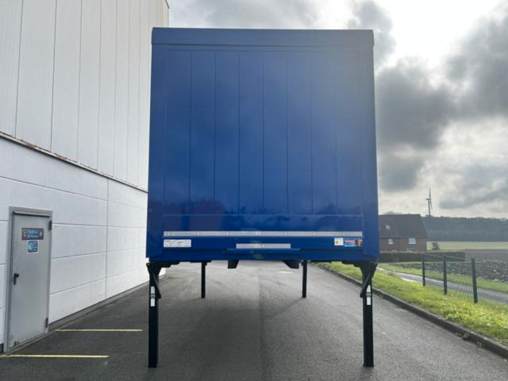 Krone Heck mit Portaltüren - Cassone centinato: foto 3 Krone Heck mit Portaltüren - Cassone centinato: foto 3