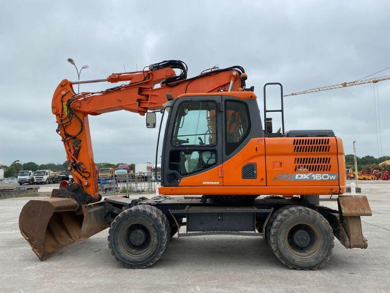Doosan DX160 - Escavatore gommato: foto 2 Doosan DX160 - Escavatore gommato: foto 2
