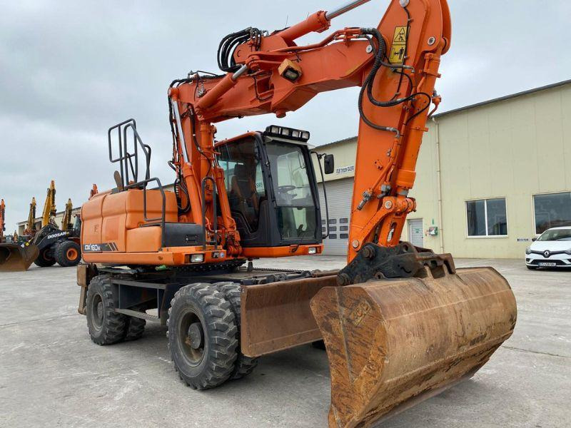 Doosan DX160 - Escavatore gommato: foto 1 Doosan DX160 - Escavatore gommato: foto 1