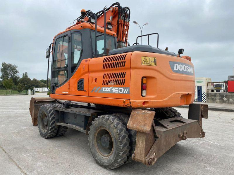 Doosan DX160 - Escavatore gommato: foto 3 Doosan DX160 - Escavatore gommato: foto 3