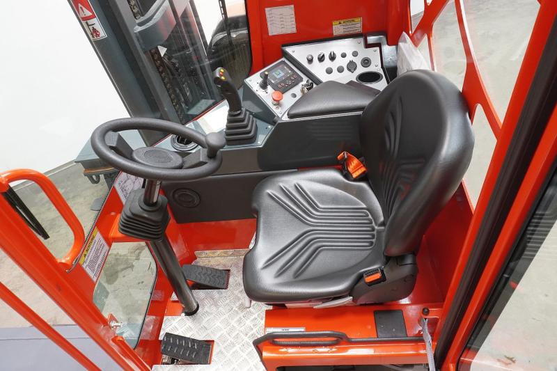 Combilift C4000 - Elevatore 4 vie: foto 3 Combilift C4000 - Elevatore 4 vie: foto 3