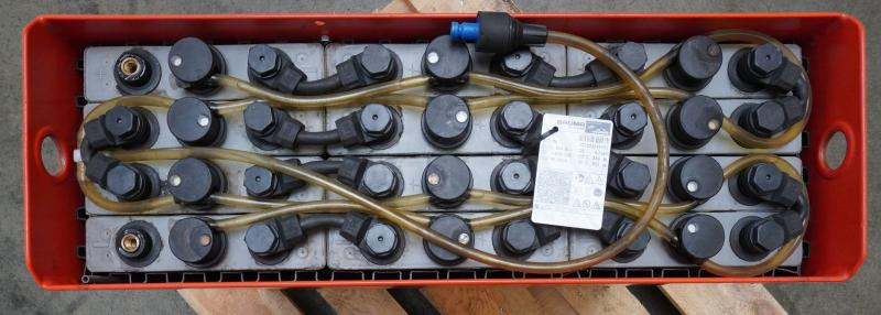 GRUMA 24 Volt 2 PzS 230 Ah - Batteria: foto 1 GRUMA 24 Volt 2 PzS 230 Ah - Batteria: foto 1