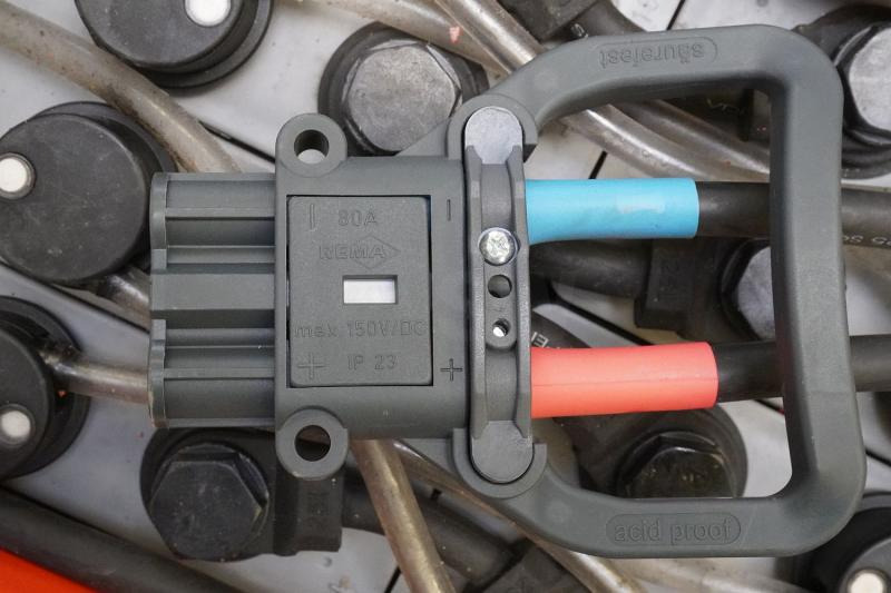 GRUMA 24 Volt 2 PzS 250 Ah - Batteria: foto 4 GRUMA 24 Volt 2 PzS 250 Ah - Batteria: foto 4