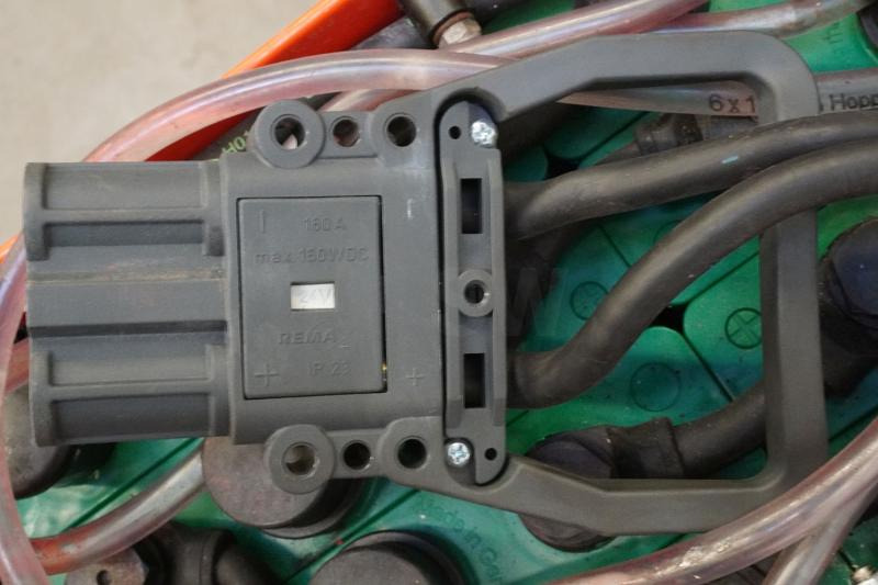 GRUMA 24 Volt 2 PzS 250 Ah - Batteria: foto 4 GRUMA 24 Volt 2 PzS 250 Ah - Batteria: foto 4