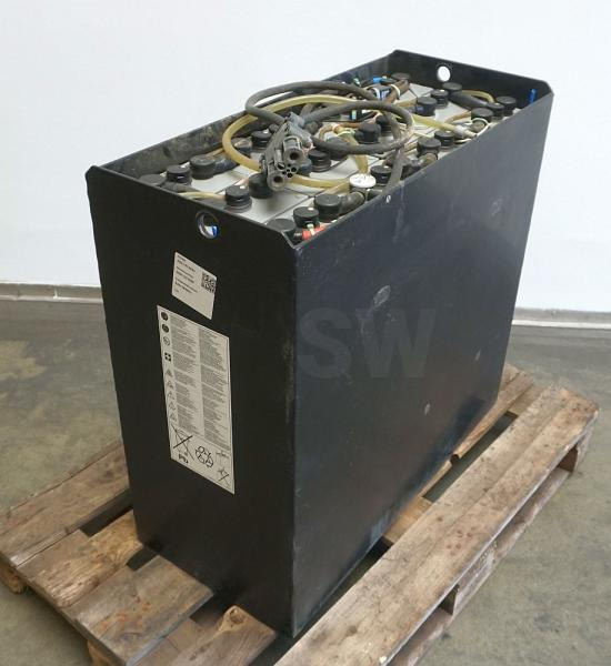 HAWKER 24 Volt 6 PzS 930 Ah - Batteria: foto 1 HAWKER 24 Volt 6 PzS 930 Ah - Batteria: foto 1
