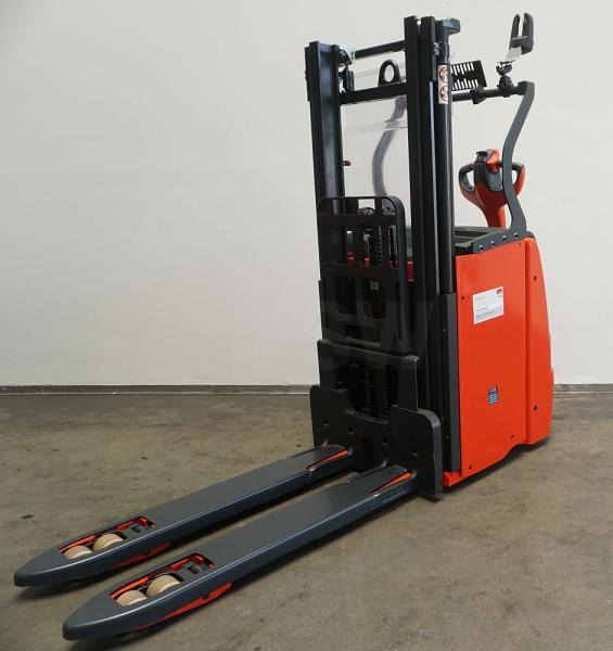 Linde D 10 1163 - Stoccatore: foto 2 Linde D 10 1163 - Stoccatore: foto 2