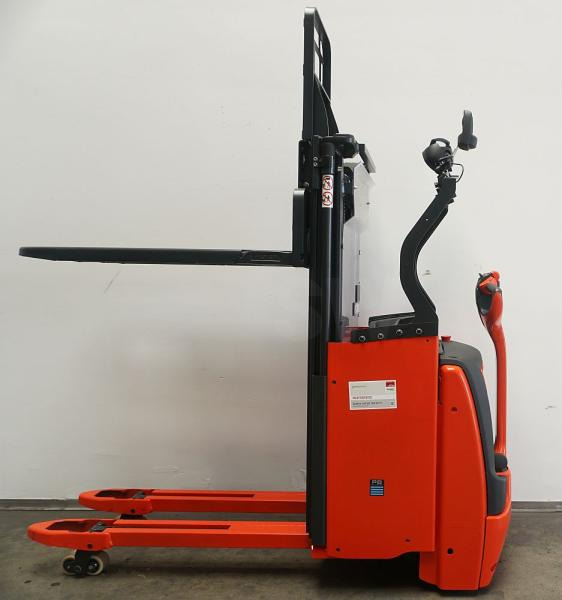 Linde D 10 1163 - Stoccatore: foto 3 Linde D 10 1163 - Stoccatore: foto 3