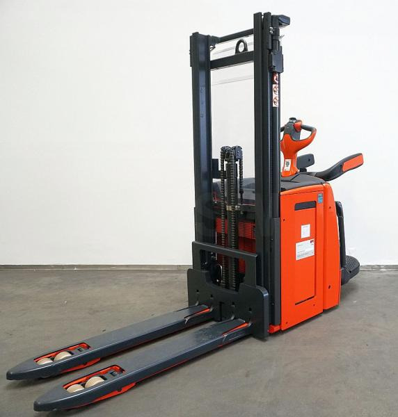 Linde D 14 AP 1173 - Stoccatore: foto 2 Linde D 14 AP 1173 - Stoccatore: foto 2