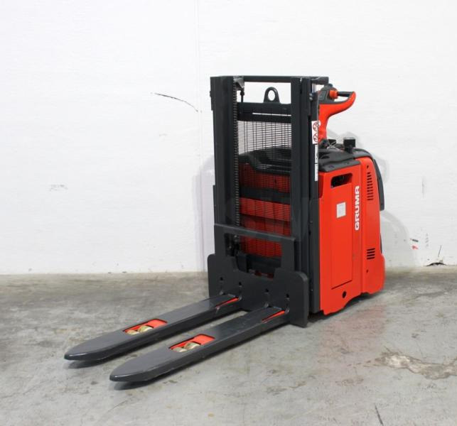Linde L 12 AP 133 - Stoccatore: foto 3 Linde L 12 AP 133 - Stoccatore: foto 3