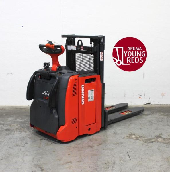 Linde L 12 AP 133 - Stoccatore: foto 1 Linde L 12 AP 133 - Stoccatore: foto 1