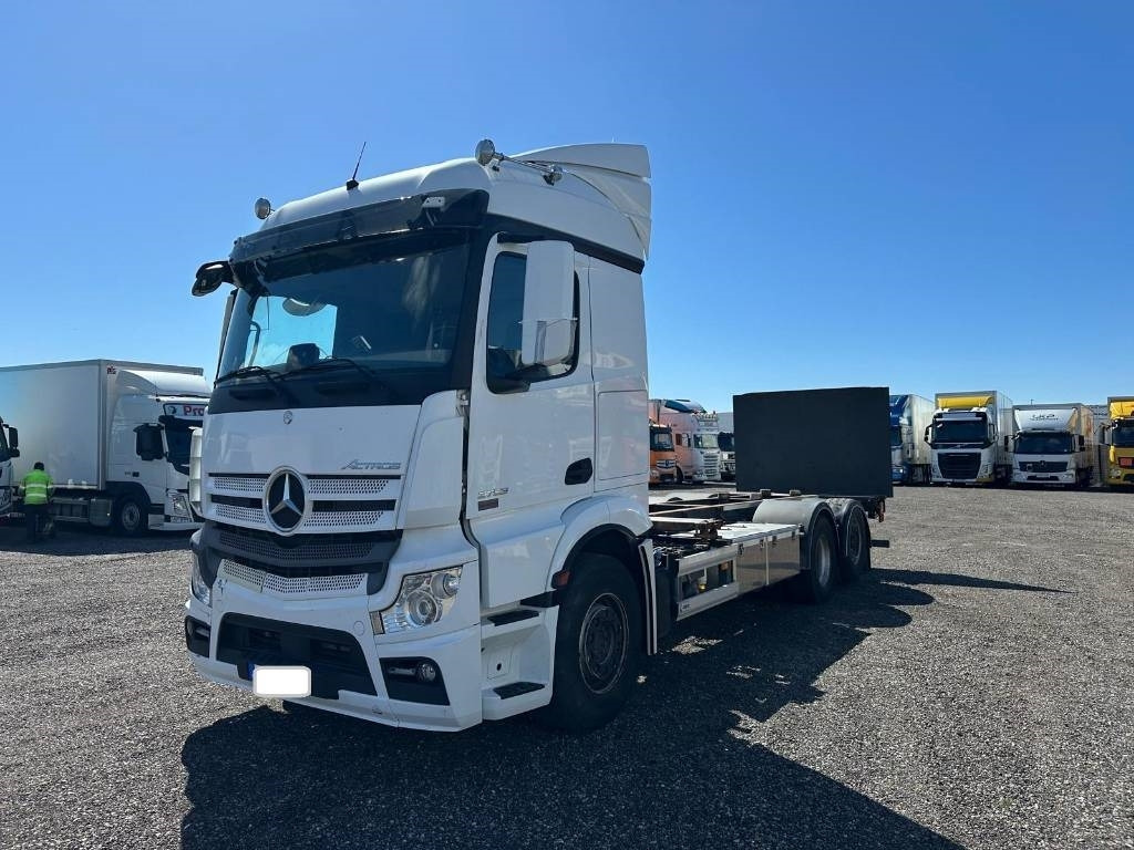 Mercedes-Benz ACTROS 2753 serie 7588 - Autocarro portacontainer/ Caisse interchangeable: foto 1 Mercedes-Benz ACTROS 2753 serie 7588 - Autocarro portacontainer/ Caisse interchangeable: foto 1