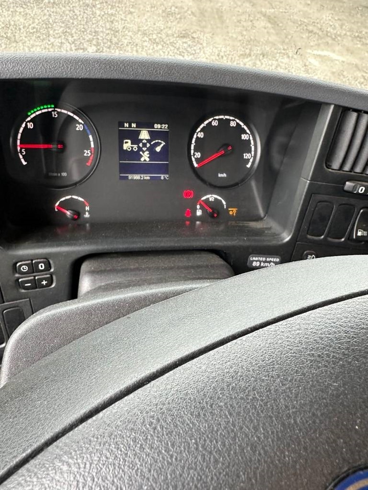 Scania P320LB6X2*4MNB serie 9057 - Autocarro furgonato: foto 4 Scania P320LB6X2*4MNB serie 9057 - Autocarro furgonato: foto 4