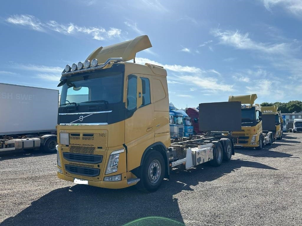 Volvo FH 500 HP serie nr 6887 - Autocarro portacontainer/ Caisse interchangeable: foto 1 Volvo FH 500 HP serie nr 6887 - Autocarro portacontainer/ Caisse interchangeable: foto 1
