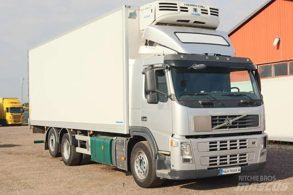 Volvo FM-440 6*2 Serie 8137 - Autocarro frigorifero: foto 2 Volvo FM-440 6*2 Serie 8137 - Autocarro frigorifero: foto 2