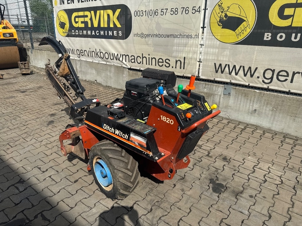 Ditch Witch 1820 - Scavafossi: foto 3 Ditch Witch 1820 - Scavafossi: foto 3