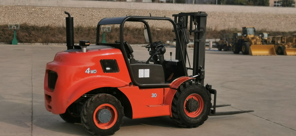 QINGDAO PROMISING 3T 4WD Rough Terrain Forklift CPCD30 - Carrello elevatore fuoristrada: foto 3 QINGDAO PROMISING 3T 4WD Rough Terrain Forklift CPCD30 - Carrello elevatore fuoristrada: foto 3