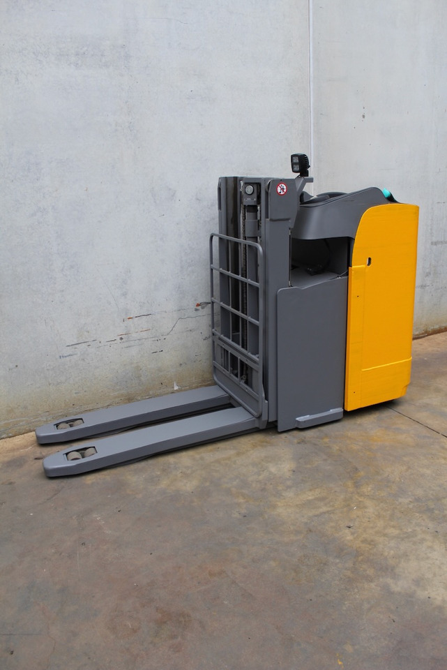 Jungheinrich ESD 120 201 ZT - Stoccatore: foto 2 Jungheinrich ESD 120 201 ZT - Stoccatore: foto 2