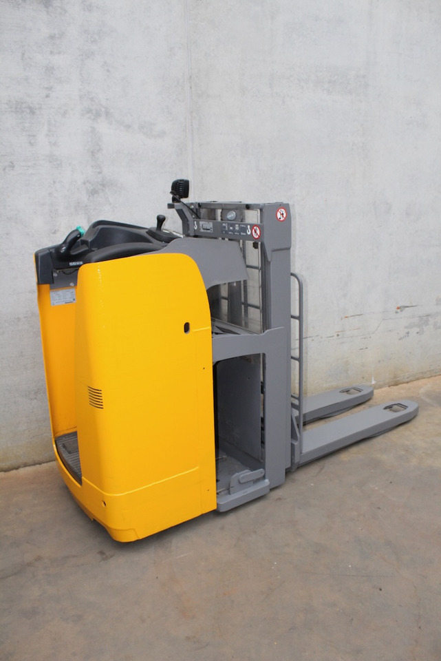 Jungheinrich ESD 120 201 ZT - Stoccatore: foto 3 Jungheinrich ESD 120 201 ZT - Stoccatore: foto 3