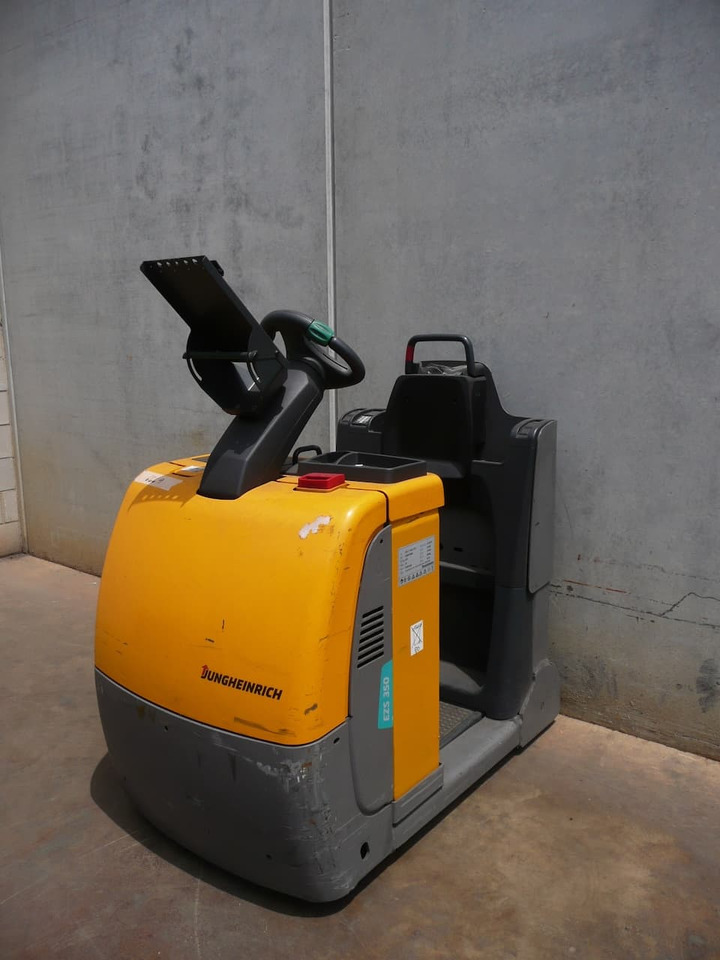 Jungheinrich EZS 350 - Trattore elettrico: foto 1 Jungheinrich EZS 350 - Trattore elettrico: foto 1