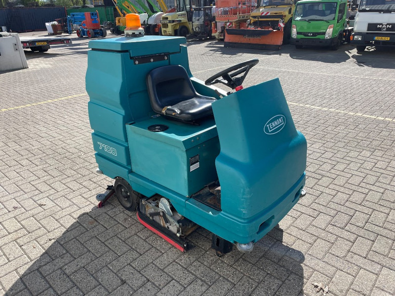 TENNANT 7100 - Lavasciuga pavimenti industriale: foto 4 TENNANT 7100 - Lavasciuga pavimenti industriale: foto 4