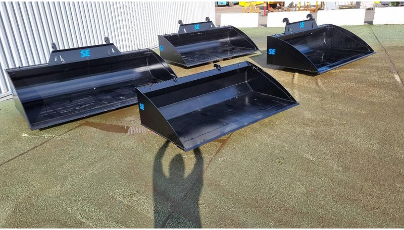 SE Equipment / Planeringsskopa / 2200 / 2400/ 2500 - Benna per Macchina da cantiere: foto 1 SE Equipment / Planeringsskopa / 2200 / 2400/ 2500 - Benna per Macchina da cantiere: foto 1