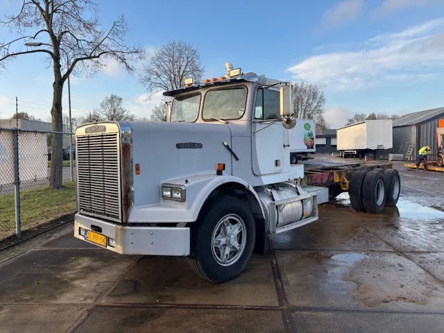 Freightliner 3 AXLE RIGID 6x4 chassis cabine - Autocarro telaio: foto 1 Freightliner 3 AXLE RIGID 6x4 chassis cabine - Autocarro telaio: foto 1