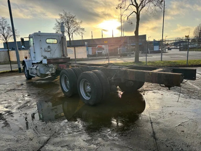 Freightliner 3 AXLE RIGID 6x4 chassis cabine - Autocarro telaio: foto 3 Freightliner 3 AXLE RIGID 6x4 chassis cabine - Autocarro telaio: foto 3