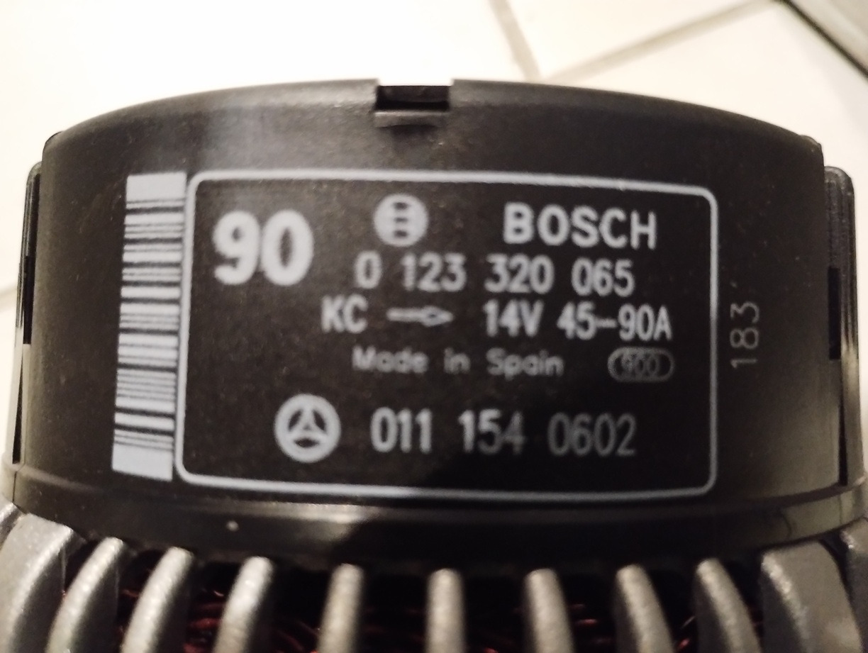 Alternator Mercedes 0111540602 0123320065 90A BOSCH SPRINTER 901 902 903 904 C KLASA - Alternatore per Autobus: foto 3 Alternator Mercedes 0111540602 0123320065 90A BOSCH SPRINTER 901 902 903 904 C KLASA - Alternatore per Autobus: foto 3
