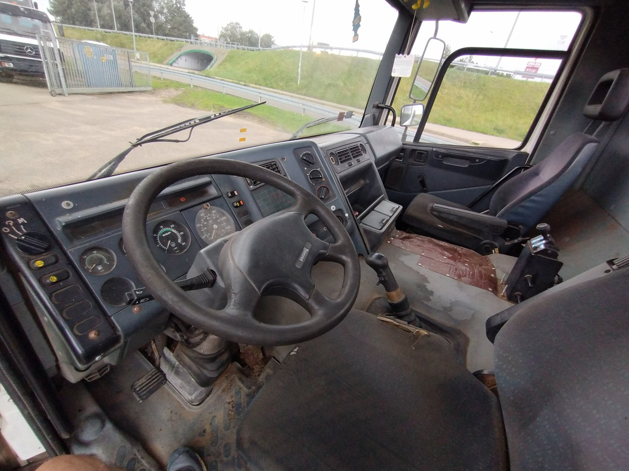 DAF 75 CF ATI 340 6x4 - Autocarro ribaltabile: foto 5 DAF 75 CF ATI 340 6x4 - Autocarro ribaltabile: foto 5
