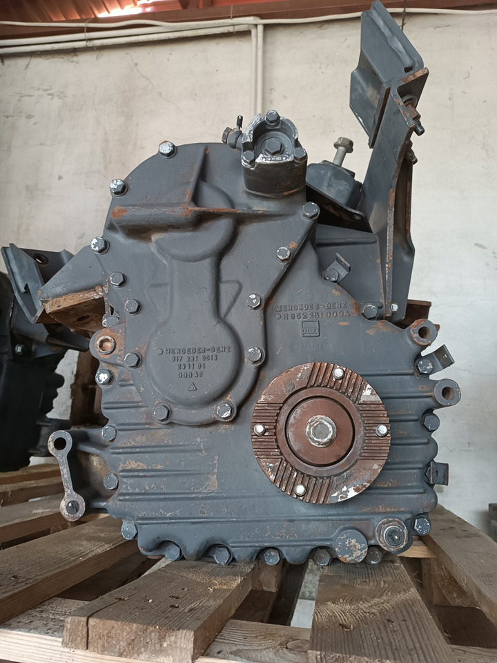 MERCEDES-BENZ SKRZYNIA ROZDZIELCZA REDUKTOR ATEGO 4x4 VG900 1328 1325 1329 - Trasmissione: foto 2 MERCEDES-BENZ SKRZYNIA ROZDZIELCZA REDUKTOR ATEGO 4x4 VG900 1328 1325 1329 - Trasmissione: foto 2