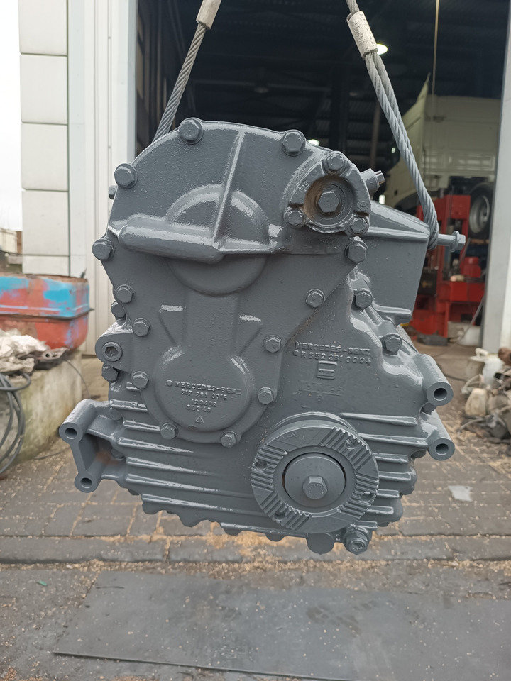 MERCEDES-BENZ SKRZYNIA ROZDZIELCZA REDUKTOR VG900 4x4 SK 1824 1827 - Riduttore di rotazione: foto 2 MERCEDES-BENZ SKRZYNIA ROZDZIELCZA REDUKTOR VG900 4x4 SK 1824 1827 - Riduttore di rotazione: foto 2