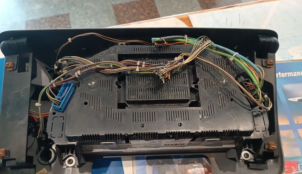 Zegary Licznik IVECO STRALIS 504025356 - Sistema elettrico per Camion: foto 3 Zegary Licznik IVECO STRALIS 504025356 - Sistema elettrico per Camion: foto 3