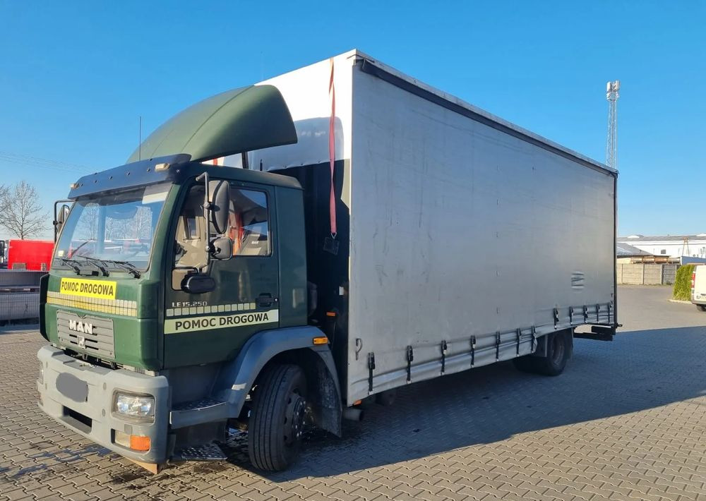 MAN LE 15 220 - Carro attrezzi: foto 1 MAN LE 15 220 - Carro attrezzi: foto 1