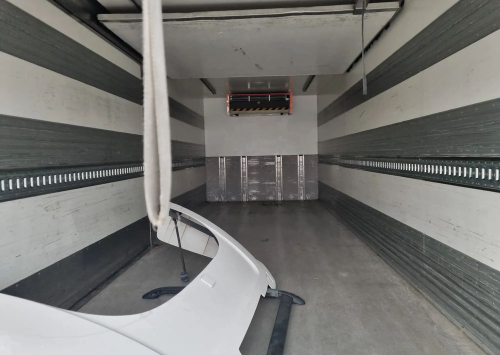 Scania P400 - Autocarro frigorifero: foto 5 Scania P400 - Autocarro frigorifero: foto 5