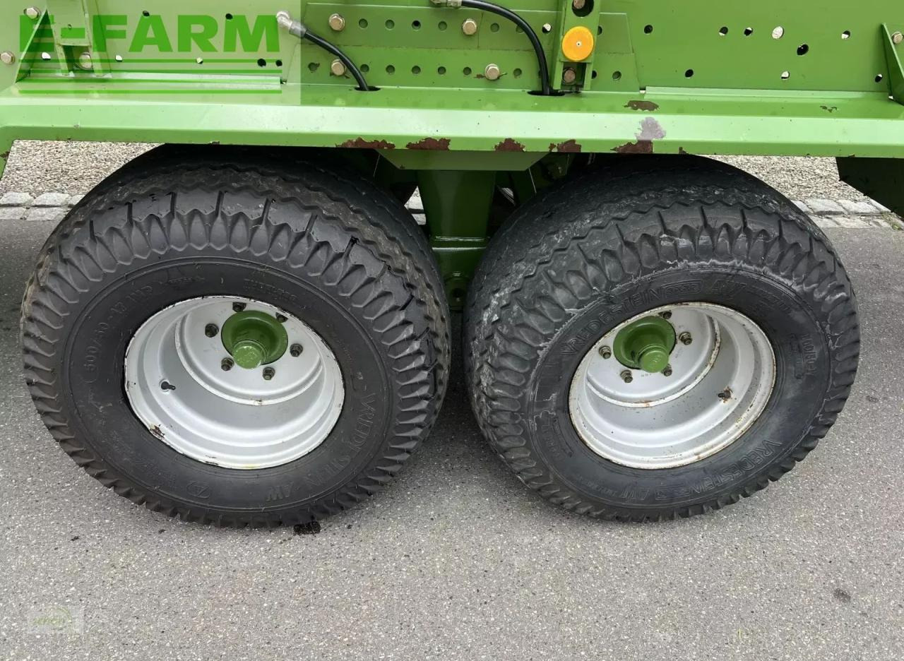 Krone titan 6/48 gl all in - ein großer schwingen-ladewagen mit druckluftbremse - Altra macchina: foto 3 Krone titan 6/48 gl all in - ein großer schwingen-ladewagen mit druckluftbremse - Altra macchina: foto 3